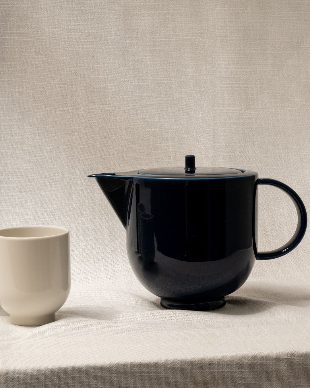 Yoko Teapot