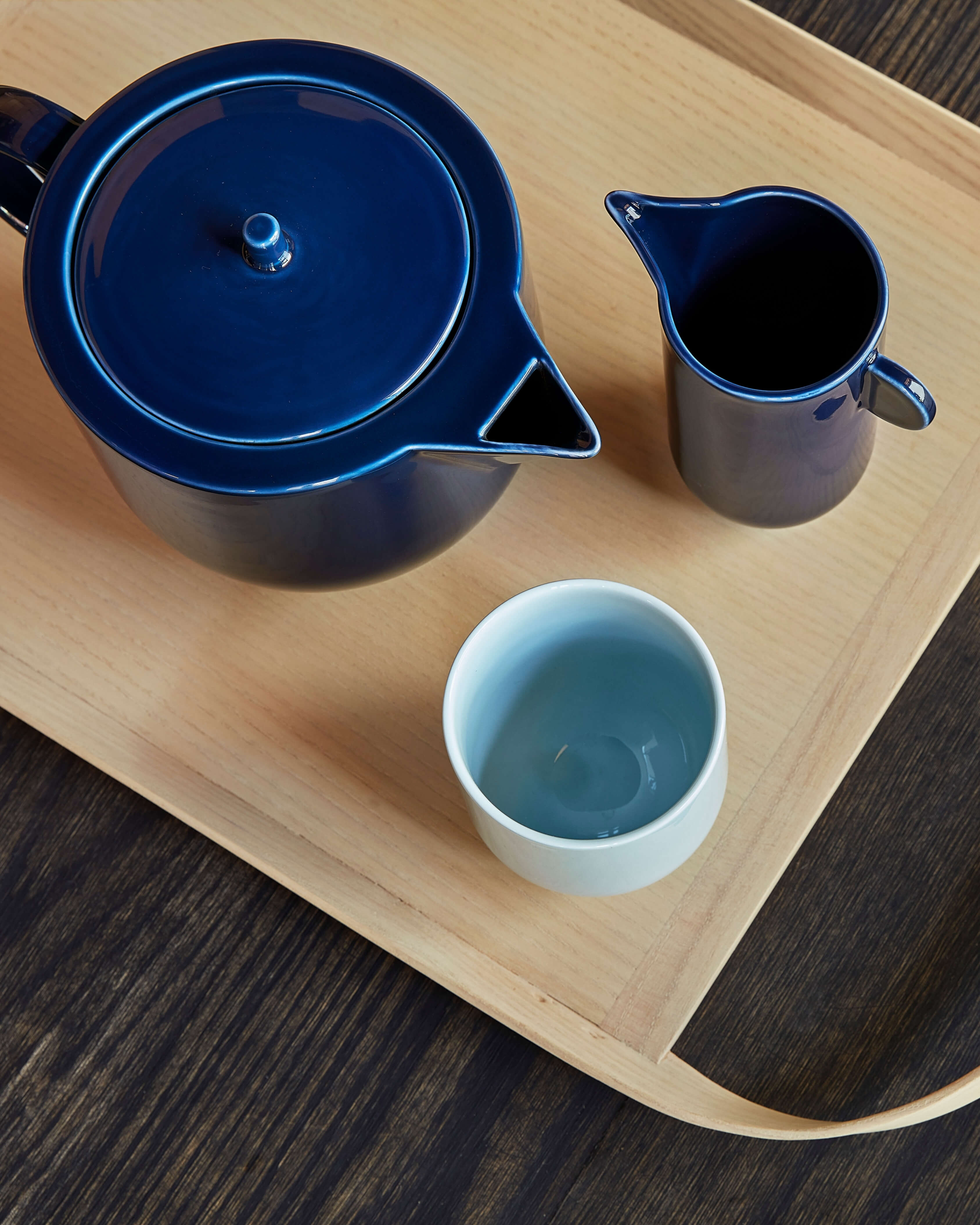 Yoko Porcelain Pitcher by Stilleben | Motarasu